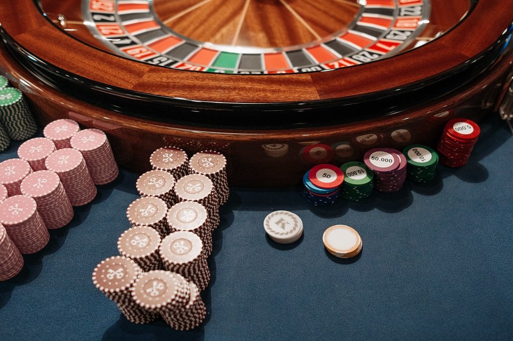 ARE ONLINE CASINO WORTH INVESTING IN?